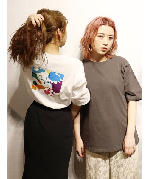 MURUA（ムルーア）の「【MURUA/Hiroki Nishiyama】COLORFUL WATER GIRL Tシャツ（Tシャツ/カットソー・レディース・ホワイト/ダークグレー・FREE）」の4枚目の写真