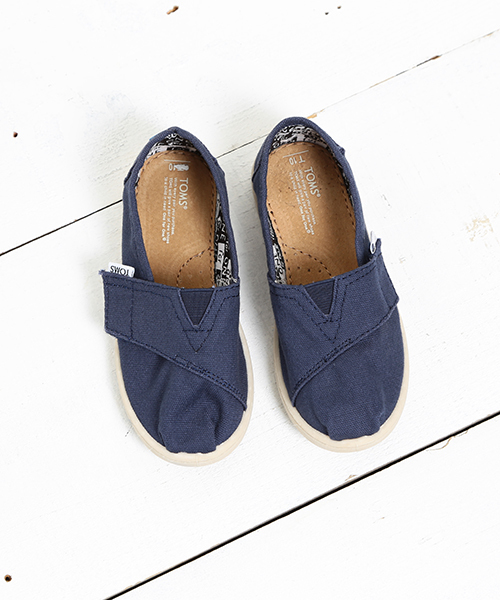 TOMS(トムス)の「TOMS / <KIDS>CLASSIC 13~16㎝(その他シューズ・キッズ・ネイビー/レッド・17/15 /16/13/14)」の3枚目の写真