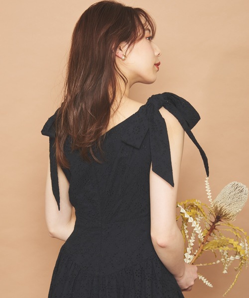 NOELA（ノエラ）の「肩リボン刺繍ワンピース（ワンピース・レディース・ブラック/オフホワイト/サックスブルー・S/M）」の16枚目の写真