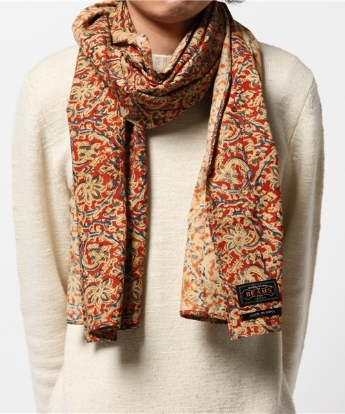 BEAMS PLUS(ビームスプラス)の「BEAMS PLUS / フラワープリント ストール(ストール/ショール・メンズ・レッド/ベージュ・ONE SIZE)」の5枚目の写真