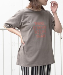 フロントプリントロゴTシャツ