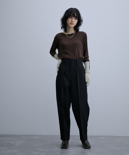 ADAM ET ROPE'（アダムエロペ）の「【サステナブル】バナナコクーンシルエットパンツ（スラックス・レディース・サックスブルー/ホワイト/ブラック・38/36）」の6枚目の写真