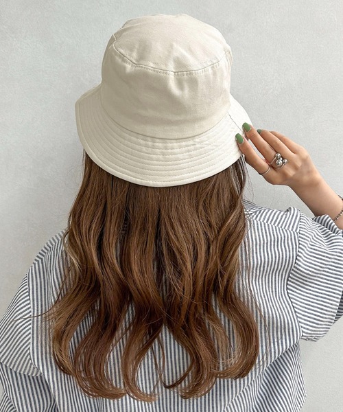 apres jour mignon(アプレジュールミニョン)の「【apresjour mignon×ARIAZ】バケットハット(ハット・レディース・ライトベージュ/ブラック・ONESIZE)」の5枚目の写真