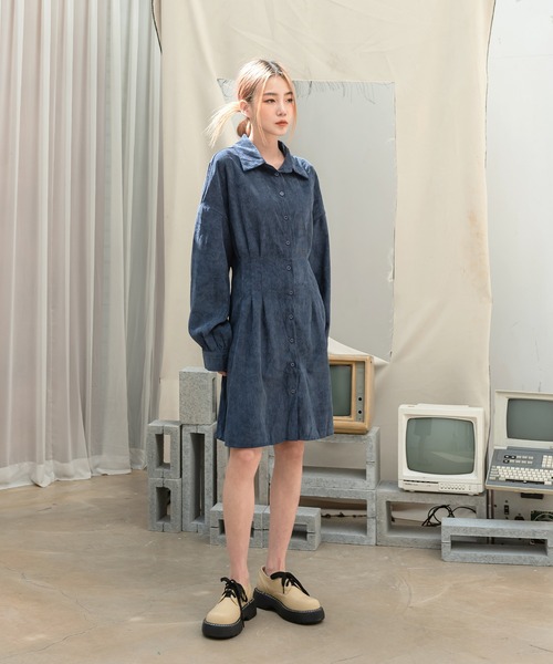 UNE MANSION（ユヌマンション）の「コーデュロイミディカラーワンピース（シャツワンピース・レディース・ネイビー/ブラウン・FREE）」の3枚目の写真