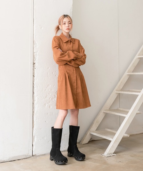 UNE MANSION（ユヌマンション）の「コーデュロイミディカラーワンピース（シャツワンピース・レディース・ネイビー/ブラウン・FREE）」の12枚目の写真