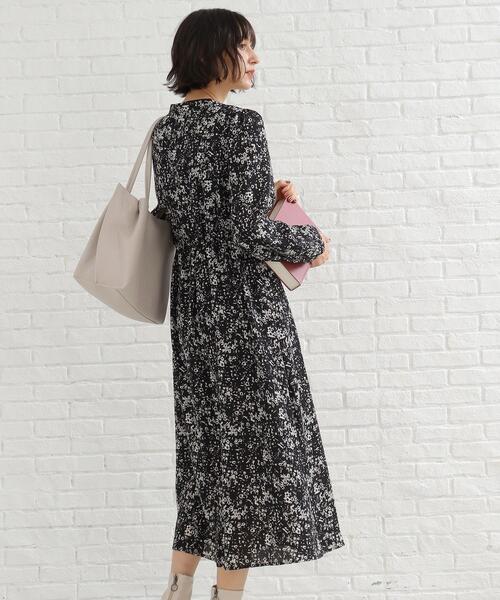 SHOO・LA・RUE（シューラルー）の「◆【レトロな小紋柄・小花柄】バンドカラーワンピース（ワンピース・レディース・ブラウン系1/ブラック系6/ダークグリーン系/ダークブラウン系6・02/03/04）」の22枚目の写真