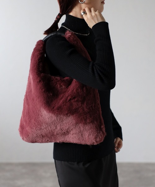 GUSCIO（グッシオ）の「【グッシオベーシック】フェイクファー　トライアングルトートバッグ（トートバッグ・レディース・ワイン/ブラック/アイボリー/グレー/ブラウン/ピンク・FREE）」の22枚目の写真