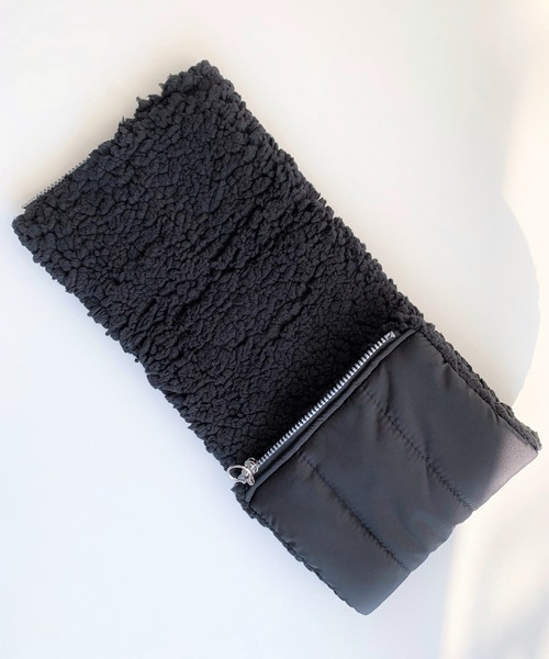 Q（キュー）の「裏ボアネックウォーマー（ネックウォーマー/スヌード・レディース・グレイッシュベージュ/ブラック・ONE SIZE）」の4枚目の写真