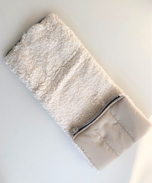 Q（キュー）の「裏ボアネックウォーマー（ネックウォーマー/スヌード・レディース・グレイッシュベージュ/ブラック・ONE SIZE）」の5枚目の写真