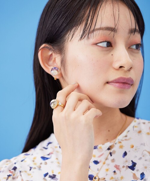 ANEVER（アンエバー）の「CRYSTAL フラワー リング（リング・レディース・ゴールド系/シルバー系・F）」の3枚目の写真