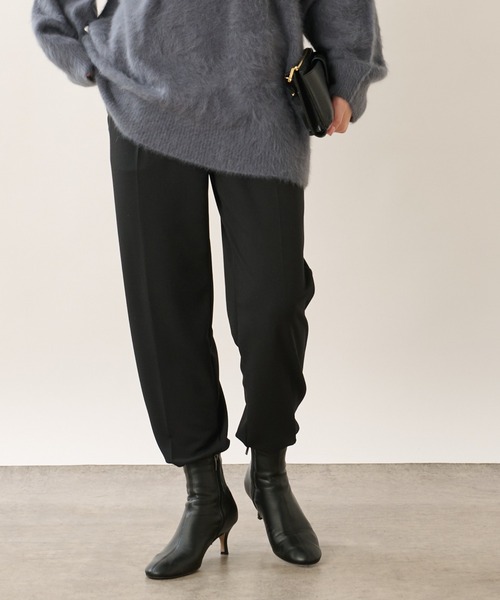 OUVRAGE CLASSE(ウヴラージュクラス)の「センタープレスジョガーパンツ(その他パンツ・レディース・ブラック/グレイッシュベージュ・FREE)」の2枚目の写真