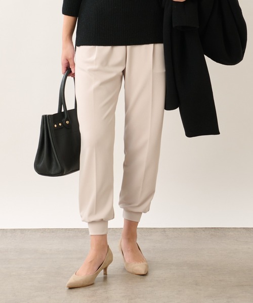 OUVRAGE CLASSE(ウヴラージュクラス)の「センタープレスジョガーパンツ(その他パンツ・レディース・ブラック/グレイッシュベージュ・FREE)」の17枚目の写真