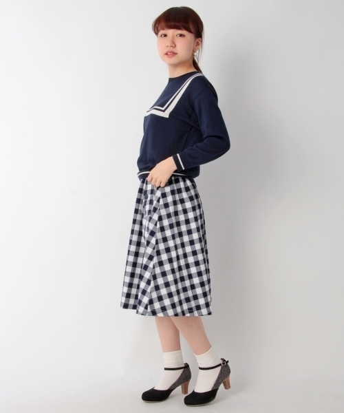 THE EMPORIUM（ジエンポリアム）の「前ボタンミディスカート（スカート・レディース・ホワイト/ベージュ/ブルー/ブルー系1・38）」の4枚目の写真