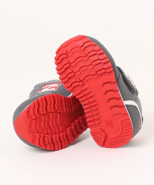 NEW BALANCE（ニューバランス）の「new balance ニューバランス IZ373 ベビースニーカー ワンベルト 子供靴 キッズシューズ 616373 XR2 グレー/レッド（スニーカー・キッズ・グレー系その他・12cm/15.5cm/13.0cm/15.0cm/12.5cm/16.0cm/14.5cm/13.5cm/16.5cm/14.0cm）」の2枚目の写真