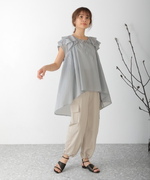 Bou Jeloud(ブージュルード)の「綿ボイルラッフルカラーブラウス(シャツ/ブラウス・レディース・オフホワイト/ブルー/グリーン・FREE)」の18枚目の写真
