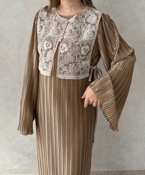 apres jour clair(アプレジュールクレア)の「【apres jour clair】2wayプリーツワンピース【ZOZOTOWN限定アイテム】(ワンピース・レディース・ベージュ/ダークブラウン/ライトベージュ/アイボリー・X-LARGE/フリー)」の3枚目の写真