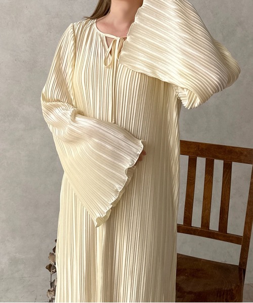 apres jour clair(アプレジュールクレア)の「【apres jour clair】2wayプリーツワンピース【ZOZOTOWN限定アイテム】(ワンピース・レディース・ベージュ/ダークブラウン/ライトベージュ/アイボリー・X-LARGE/フリー)」の16枚目の写真