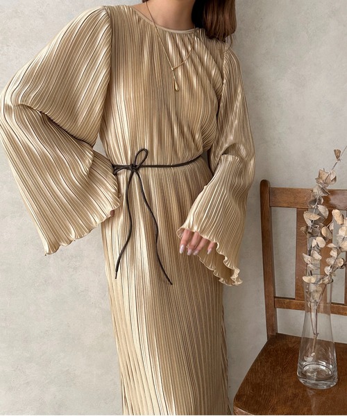 apres jour clair(アプレジュールクレア)の「【apres jour clair】2wayプリーツワンピース【ZOZOTOWN限定アイテム】(ワンピース・レディース・ベージュ/ダークブラウン/ライトベージュ/アイボリー・X-LARGE/フリー)」の5枚目の写真
