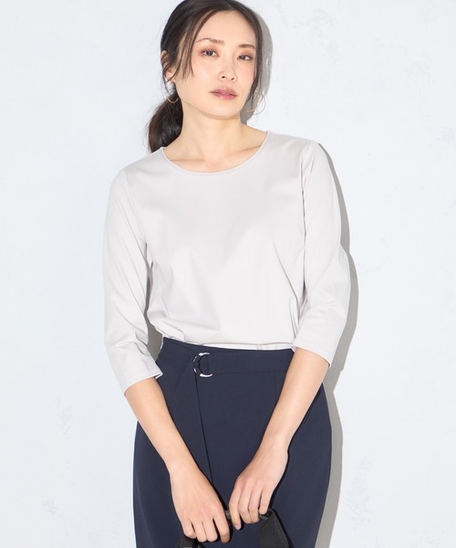 A/C DESIGN BY ALPHA CUBIC（エーシーデザインバイアルファキュービック）の「【接触冷感】七分袖Tシャツ（Tシャツ/カットソー・レディース・オフホワイト/ライトグレー・M/L）」の5枚目の写真