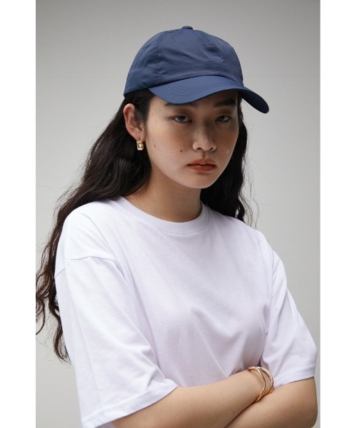 AZUL by moussy(アズールバイマウジー)の「WASHER MATERIAL LIGHT CAP/ウォッシャーマテリアルライトキャップ(キャップ・レディース・カーキ/アイボリー/ネイビー・FREE)」の2枚目の写真