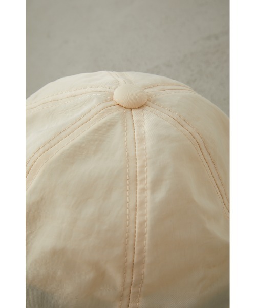 AZUL by moussy(アズールバイマウジー)の「WASHER MATERIAL LIGHT CAP/ウォッシャーマテリアルライトキャップ(キャップ・レディース・カーキ/アイボリー/ネイビー・FREE)」の4枚目の写真