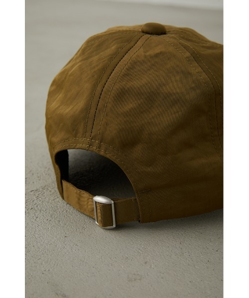 AZUL by moussy(アズールバイマウジー)の「WASHER MATERIAL LIGHT CAP/ウォッシャーマテリアルライトキャップ(キャップ・レディース・カーキ/アイボリー/ネイビー・FREE)」の8枚目の写真