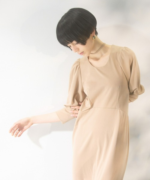 DRWCYS（ドロシーズ）の「チョーカー風 ロングフレアワンピ  Tuker-style long flared dress（ワンピース・レディース・オフホワイト/ブラック/ベージュ・FREE）」の16枚目の写真