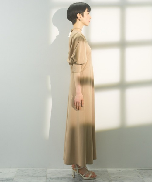DRWCYS（ドロシーズ）の「チョーカー風 ロングフレアワンピ  Tuker-style long flared dress（ワンピース・レディース・オフホワイト/ブラック/ベージュ・FREE）」の20枚目の写真