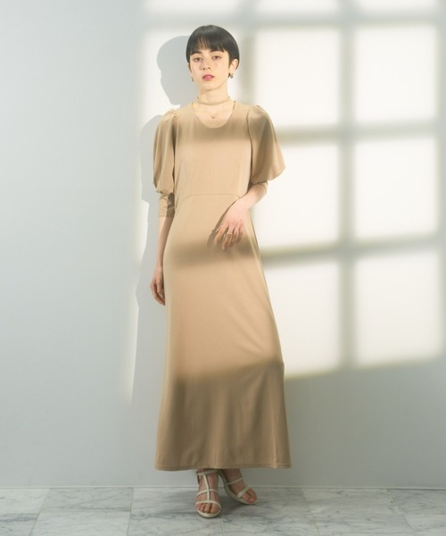 DRWCYS（ドロシーズ）の「チョーカー風 ロングフレアワンピ  Tuker-style long flared dress（ワンピース・レディース・オフホワイト/ブラック/ベージュ・FREE）」の11枚目の写真