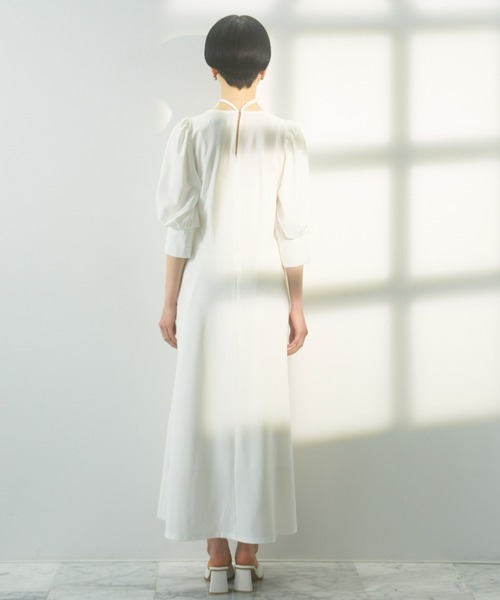 DRWCYS（ドロシーズ）の「チョーカー風 ロングフレアワンピ  Tuker-style long flared dress（ワンピース・レディース・オフホワイト/ブラック/ベージュ・FREE）」の9枚目の写真