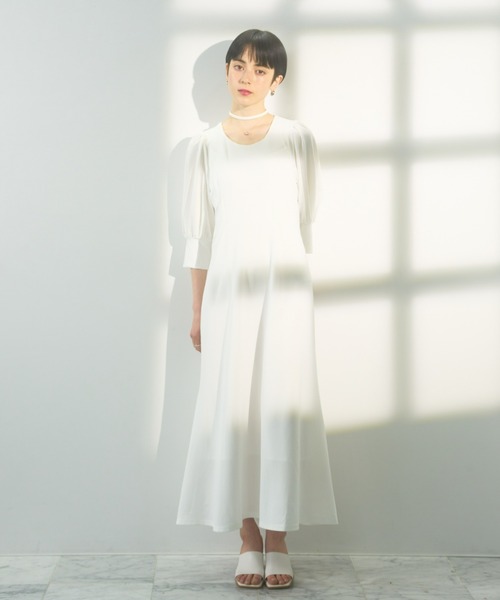 DRWCYS（ドロシーズ）の「チョーカー風 ロングフレアワンピ  Tuker-style long flared dress（ワンピース・レディース・オフホワイト/ブラック/ベージュ・FREE）」の4枚目の写真