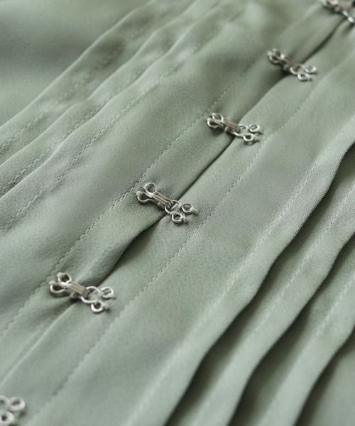 CLEIO（クレイオ）の「【CLEIO】ピンタックサテンシャツ（シャツ/ブラウス・レディース・アイボリー/ライトカーキ/サックスブルー・FREE）」の15枚目の写真