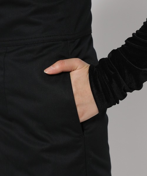 LOWRYS FARM(ローリーズファーム)の「Vアキジャンスカ(ジャンパースカート・レディース・チャコール/アイボリー/ブラック/グレー・マルチサイズ)」の11枚目の写真