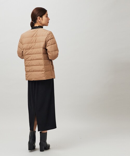 SHOO・LA・RUE(シューラルー)の「◆【着る 続く エコ】軽くて 洗える ライトダウンジャケット【CIRCRIC】(ダウンジャケット/コート・レディース・キャメル/ライトベージュ/ダークネイビー/ナチュラル・05/03/01/02/06/04)」の7枚目の写真