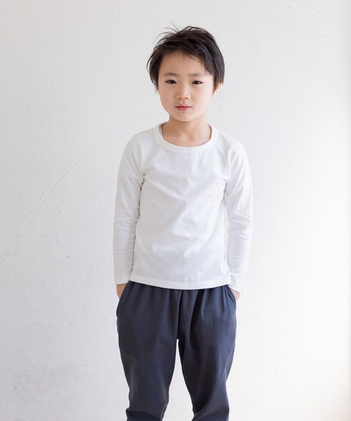 chil2（チルツー）の「全20色 コットン100％ 無地ロンT（Tシャツ/カットソー・キッズ・グレイッシュブルー/ベージュ/カーキ/グリーン/ブラック/マスタード/オレンジ/ラベンダー/オレンジ系その他/ライトイエロー/チャコールグレー/ワインレッド/ネイビー/サックスブルー/グレー/ホワイト/クリーム/スモークピンク/ミント/レッド・90cm/150cm/110cm/140cm/120cm/160cm/80ｃｍ/130cm/100cm）」の21枚目の写真
