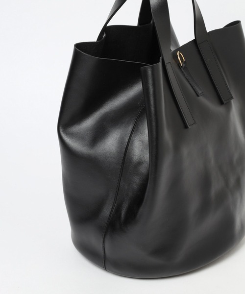 Curensology(カレンソロジー)の「Curensology(カレンソロジー)/レザーヘルメットバッグ(ショルダーバッグ・レディース・モカ/ブラック/キャメル・FREE)」の20枚目の写真