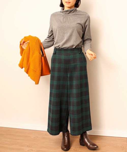 MB mint breeze(エムビーミントブリーズ)の「【LL~6L 大きいサイズ】【WEB・一部店舗限定】 裏起毛 クロップド ワイドパンツ(その他パンツ・レディース・チャコールグレー/ブラック/グリーン・3L/4L/5L/LL)」の5枚目の写真