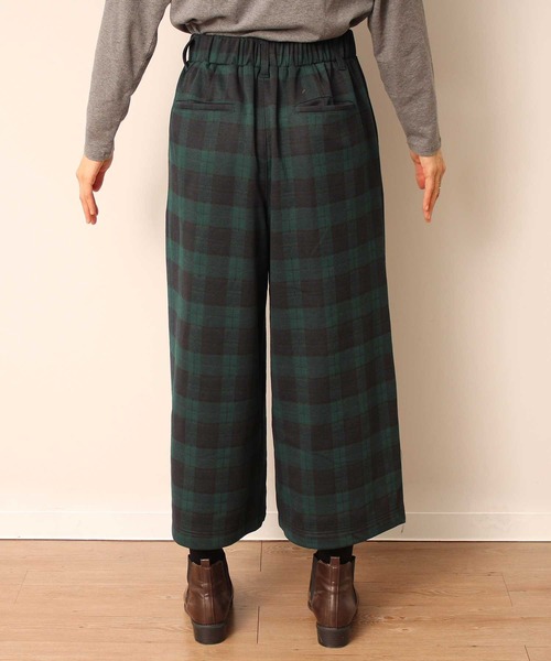 MB mint breeze(エムビーミントブリーズ)の「【LL~6L 大きいサイズ】【WEB・一部店舗限定】 裏起毛 クロップド ワイドパンツ(その他パンツ・レディース・チャコールグレー/ブラック/グリーン・3L/4L/5L/LL)」の4枚目の写真