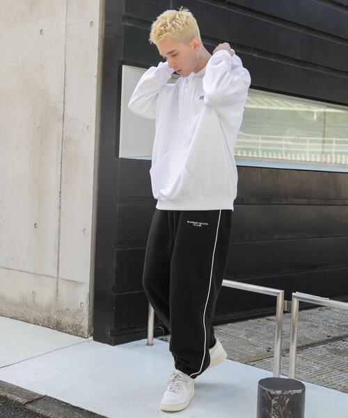 WEGO（ウィゴー）の「WEGO/フリースパイピングトラックパンツ（スウェットパンツ・メンズ・ブラック・MEDIUM/LARGE）」の2枚目の写真