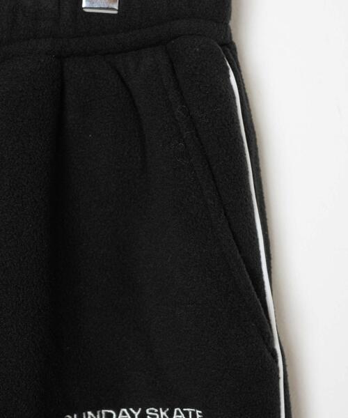 WEGO（ウィゴー）の「WEGO/フリースパイピングトラックパンツ（スウェットパンツ・メンズ・ブラック・MEDIUM/LARGE）」の18枚目の写真