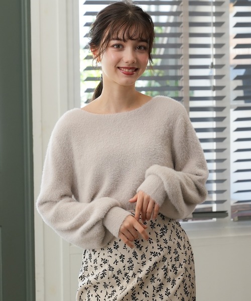 ASTORIA ODIER(アストリアオディール)の「フェザーヤーンボリュームスリーブニット(ニット/セーター・レディース・アイボリー/ブルー/グレイッシュベージュ/ピンク・MEDIUM)」の16枚目の写真