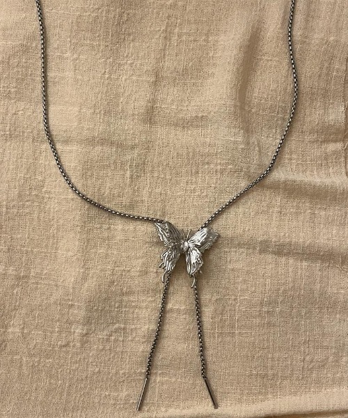 Vipoa（ヴィポア）の「ANTIQUE BUTTERFLY PENDANT NECKLACE（ネックレス・レディース・シルバー・FREE）」の2枚目の写真