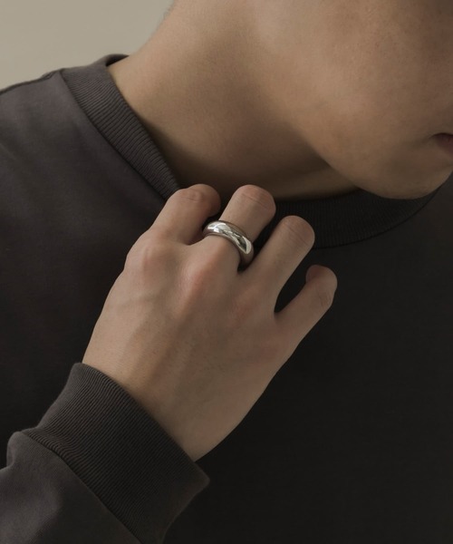 SMELLY（スメリー）の「ワイドシンプルリング（リング・メンズ・シルバー・18）」の6枚目の写真