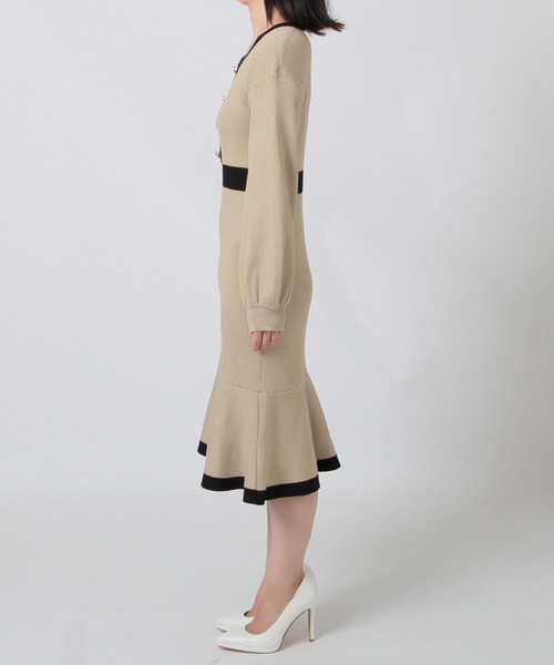 Julia Boutique(ジュリアブティック)の「ミディアム丈・パイピングマーメイドニットワンピース(ワンピース・レディース・ブラック/ベージュ・MEDIUM)」の4枚目の写真