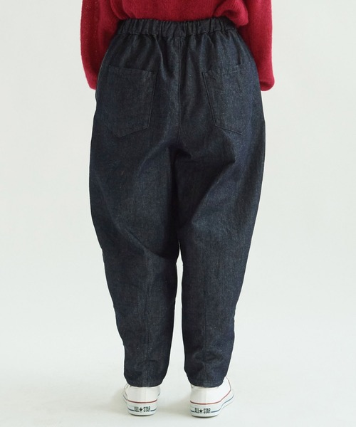 yuni（ユニ　）の「10oz デニム　コクーンパンツ 1701PT003241（デニムパンツ・レディース・インディゴブルー/ブラック・S/M）」の16枚目の写真