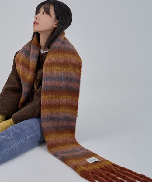 3.3 Field Trip （3.3フィールドトリップ）の「【UNISEX】3.3 Field Trip／マルチストライプ マフラー　2995801（マフラー・レディース・グレー/グリーン/キャメル・FREE）」の6枚目の写真