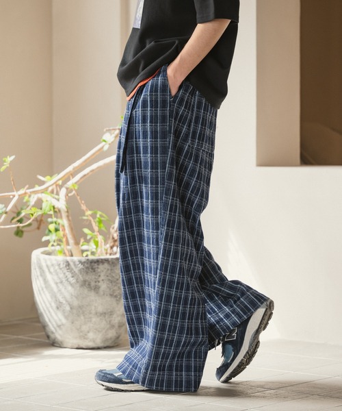 CASPER JOHN（キャスパージョン）の「Belted check denim pants/ベルテッドチェックデニムパンツ（デニムパンツ・メンズ・インディゴブルー/ダークインディゴブルー・SMALL/X-SMALL/LARGE/MEDIUM）」の5枚目の写真