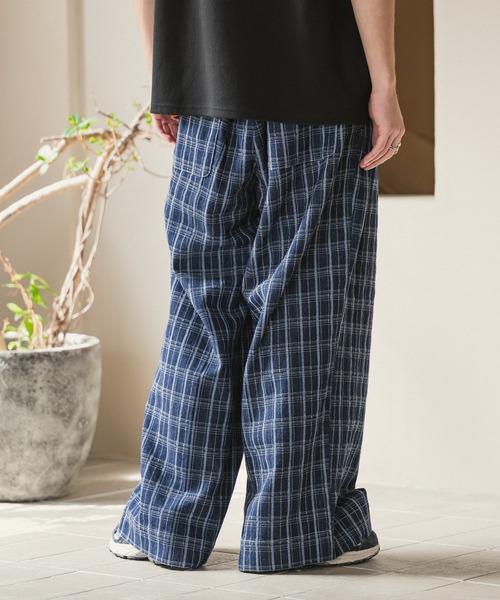 CASPER JOHN（キャスパージョン）の「Belted check denim pants/ベルテッドチェックデニムパンツ（デニムパンツ・メンズ・インディゴブルー/ダークインディゴブルー・SMALL/X-SMALL/LARGE/MEDIUM）」の6枚目の写真