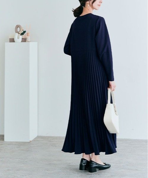 kirakiraShop(キラキラショップ)の「「mochiz」全方向 ストレッチ プリーツ 切り替え ワンピース(ワンピース・レディース・ブラック/ブラウン/ネイビー/ベージュ/ライトベージュ/チャコール・FREE)」の20枚目の写真