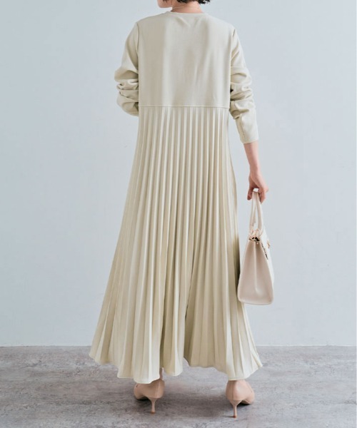 セール】「mochiz」全方向 ストレッチ プリーツ 切り替え ワンピース